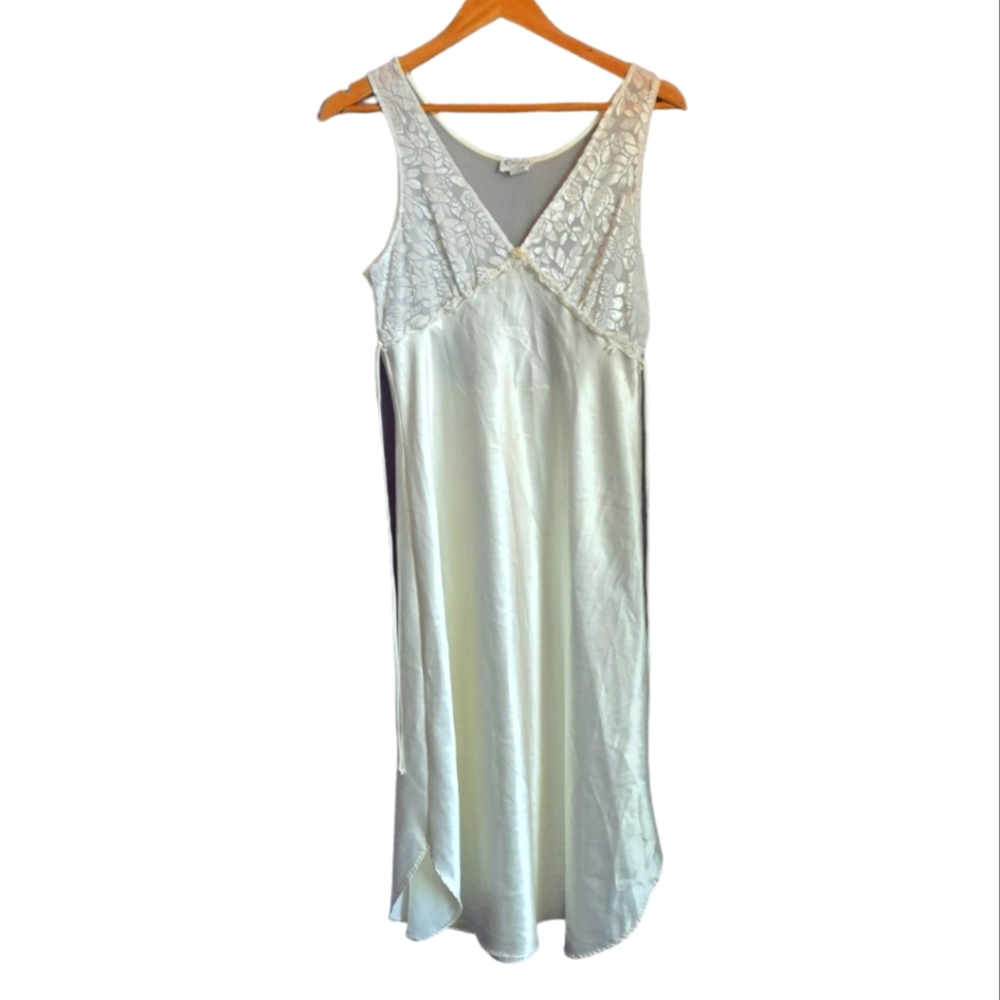 Vintage Cinema Exoile Negligee